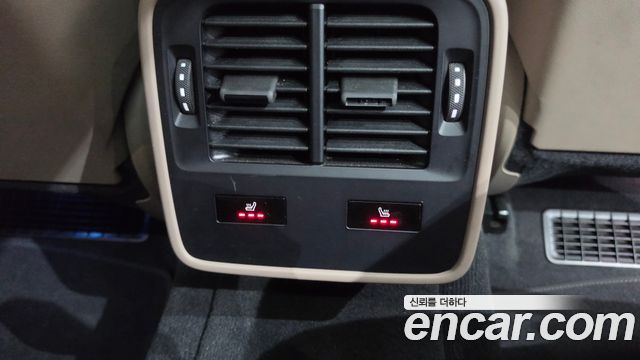 Porsche Taycan 2023 — photo 33