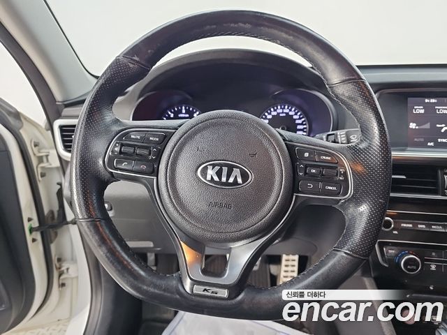 Kia K5 2016 — photo 9