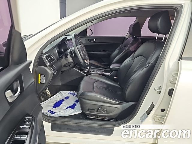 Kia K5 2016 — photo 11