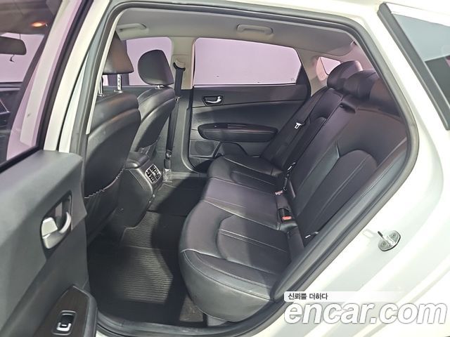 Kia K5 2016 — photo 12
