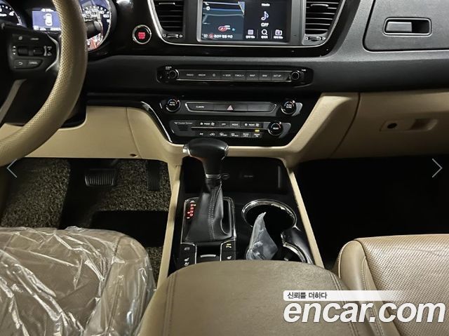 Kia Canival 2019 — photo 7