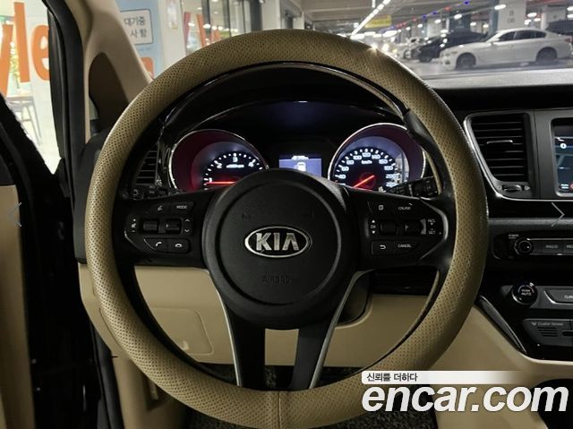 Kia Canival 2019 — photo 9