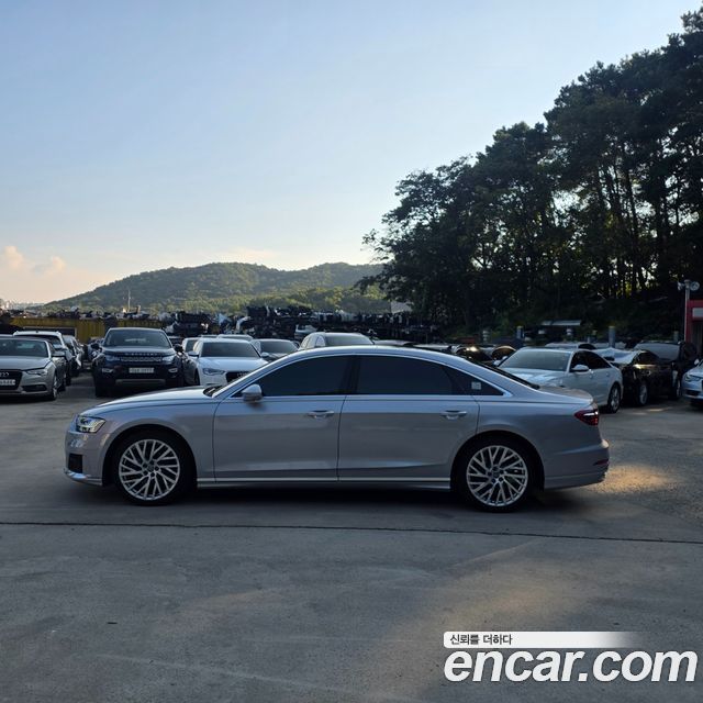 Audi A8 2020 — photo 3