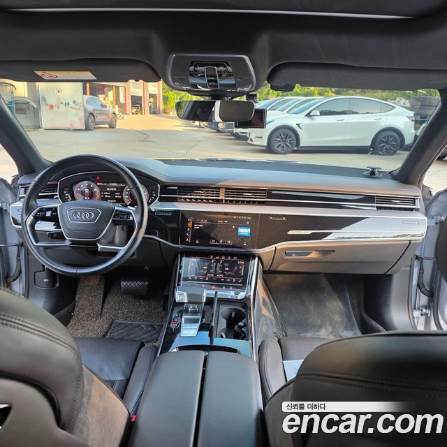 Audi A8 2020 — photo 15