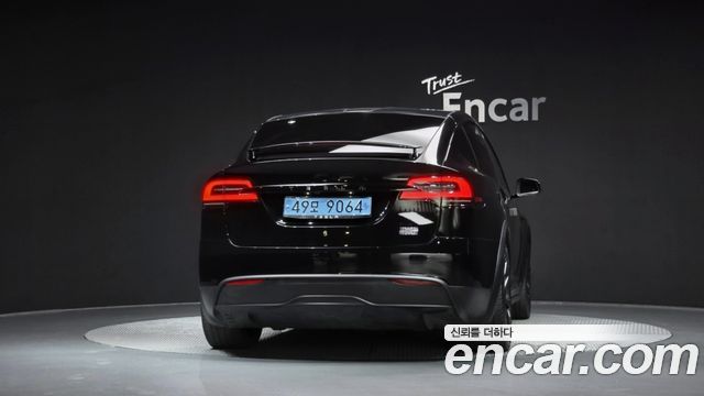 Tesla Model X 2023 — photo 4