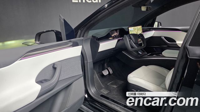 Tesla Model X 2023 — photo 10