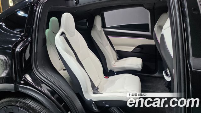Tesla Model X 2023 — photo 12