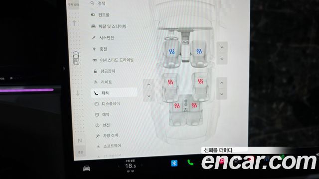 Tesla Model X 2023 — photo 19