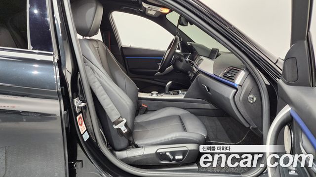 BMW 3-Series 2017 — photo 11