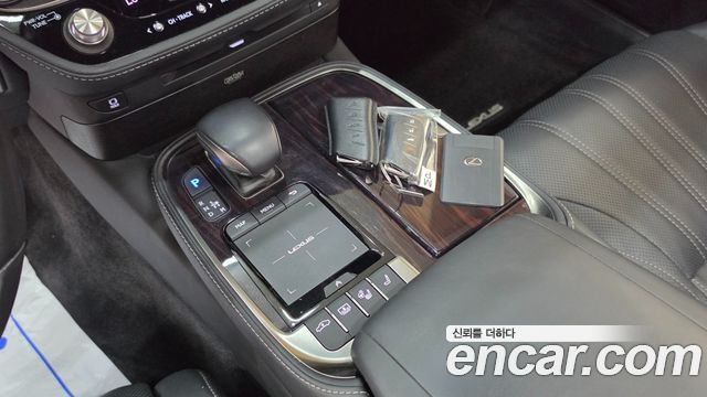 Lexus LS 2022 — photo 11