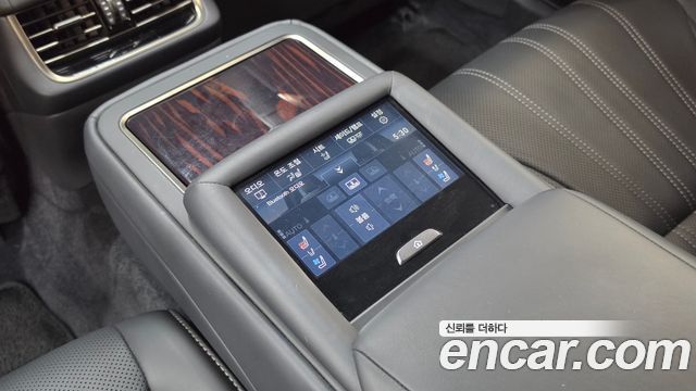 Lexus LS 2022 — photo 17