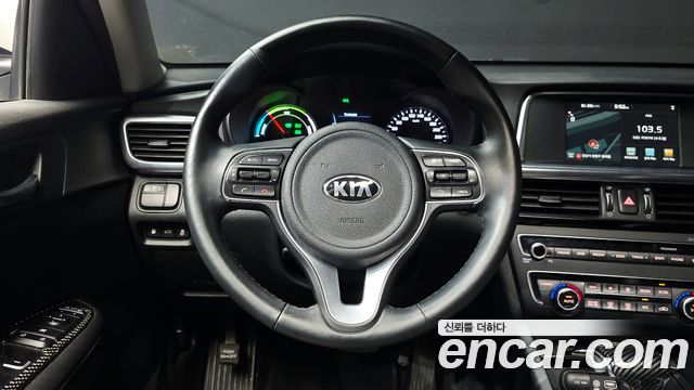 Kia K5 2017 — photo 13