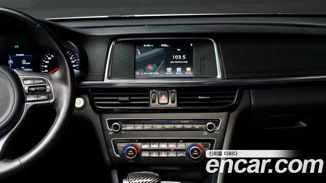 Kia K5 2017 — photo 14