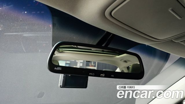 Kia K5 2017 — photo 18