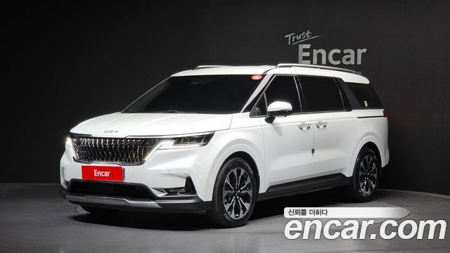 Kia Canival 2023 — photo 1