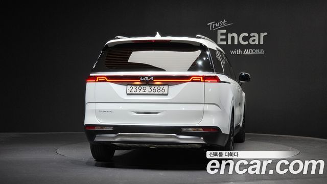 Kia Canival 2023 — photo 4