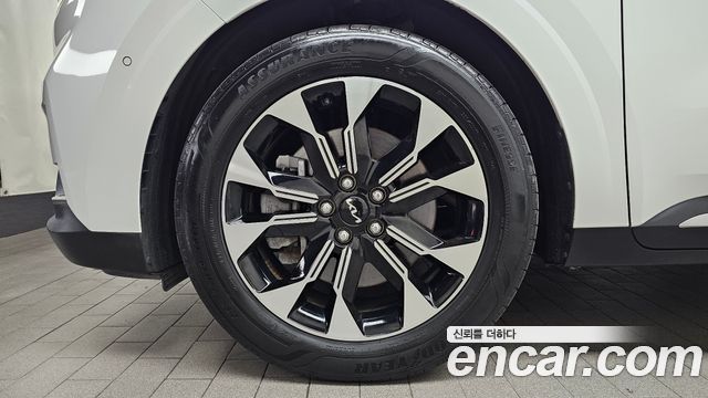 Kia Canival 2023 — photo 5