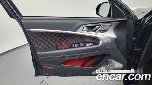 Genesis G70 2019 — photo 14