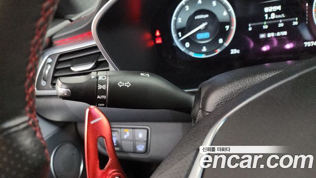 Genesis G70 2019 — photo 29