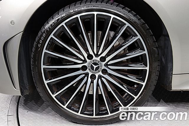 Mercedes-Benz CLS-Class 2022 — photo 11