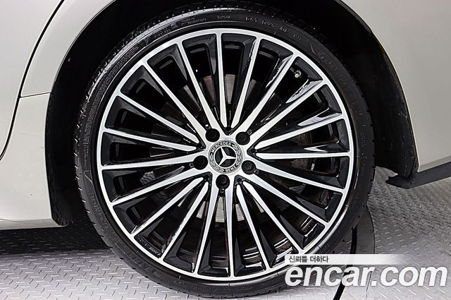 Mercedes-Benz CLS-Class 2022 — photo 13