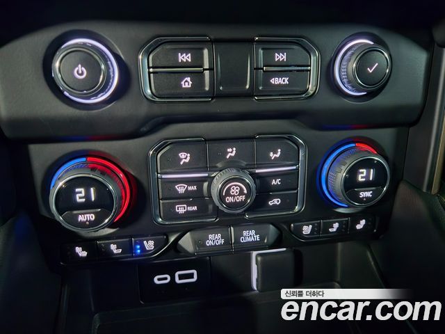 Chevrolet Korea Tahoe 2023 — photo 16