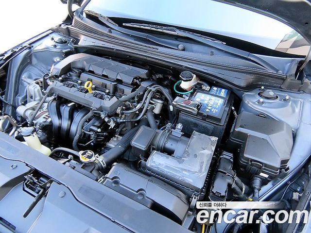 Hyundai AVANTE 2021 — photo 19