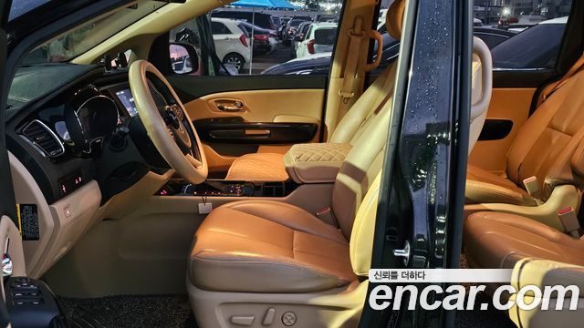 Kia Canival 2017 — photo 8