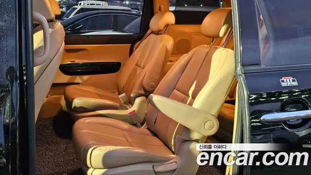 Kia Canival 2017 — photo 9
