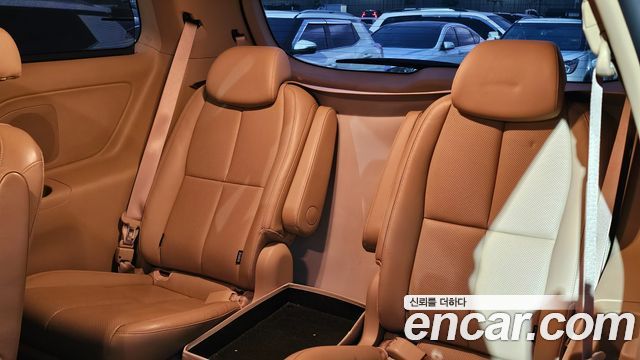 Kia Canival 2017 — photo 10