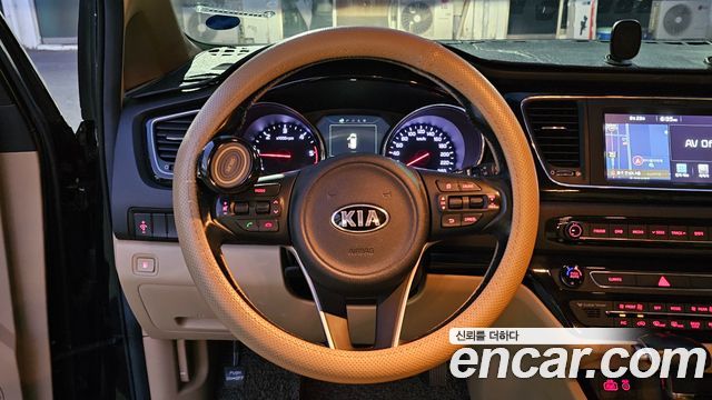 Kia Canival 2017 — photo 13