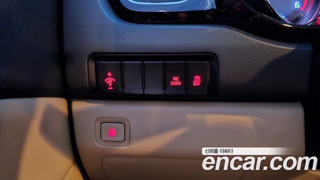 Kia Canival 2017 — photo 16