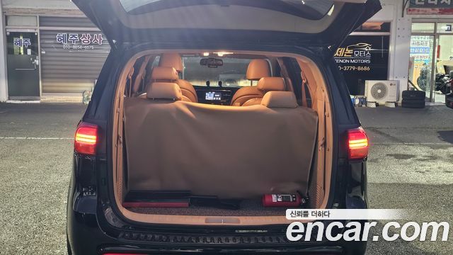 Kia Canival 2017 — photo 19