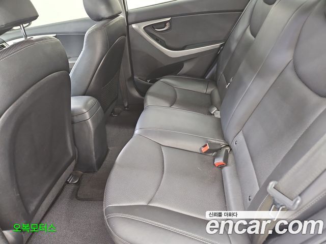 Hyundai AVANTE 2014 — photo 10