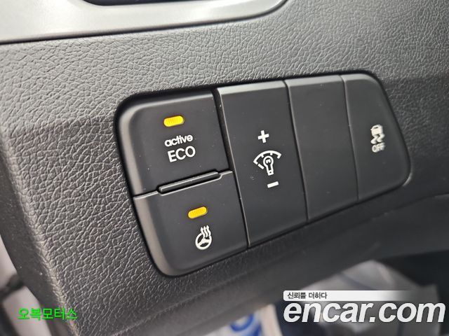 Hyundai AVANTE 2014 — photo 13