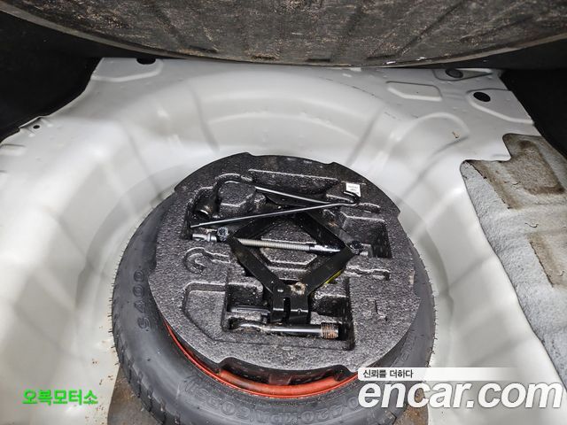 Hyundai AVANTE 2014 — photo 16