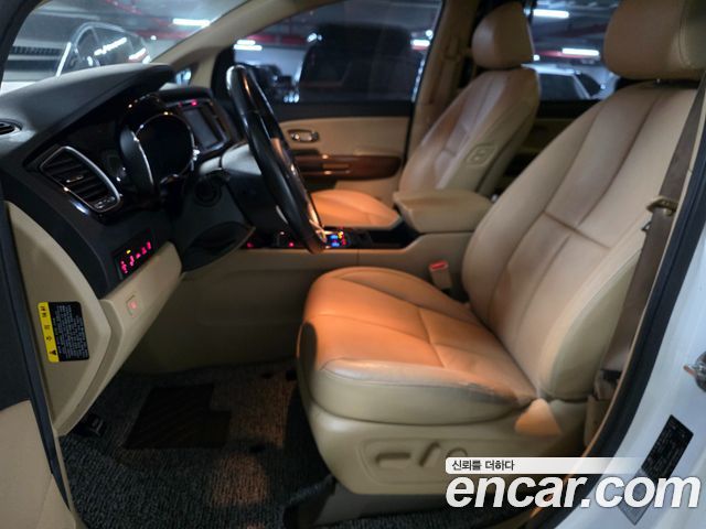 Kia Canival 2018 — photo 11