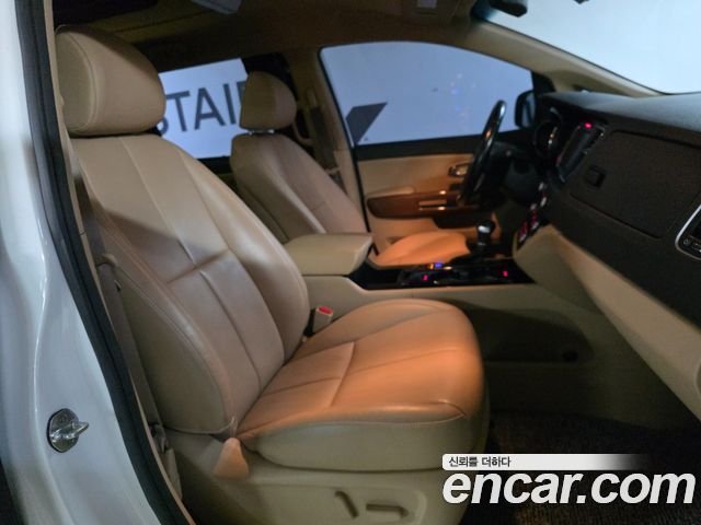 Kia Canival 2018 — photo 15