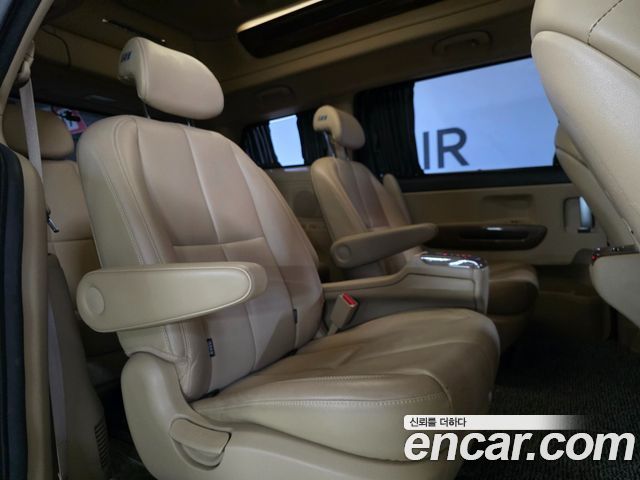 Kia Canival 2018 — photo 18