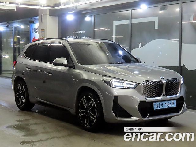 BMW iX1 2026 — photo 1