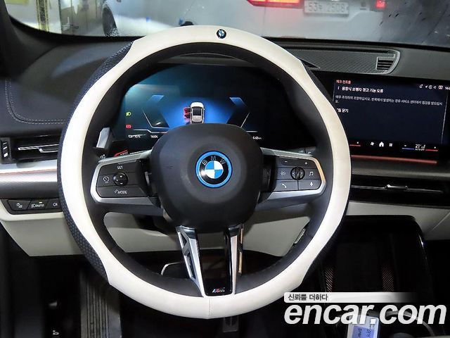 BMW iX1 2026 — photo 8