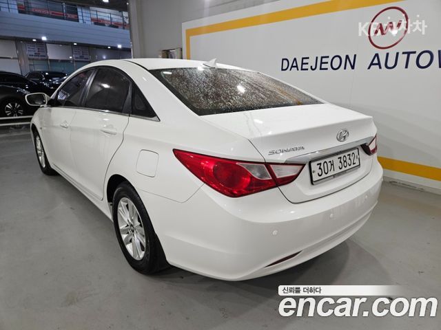 Hyundai Sonata 2010 — photo 3