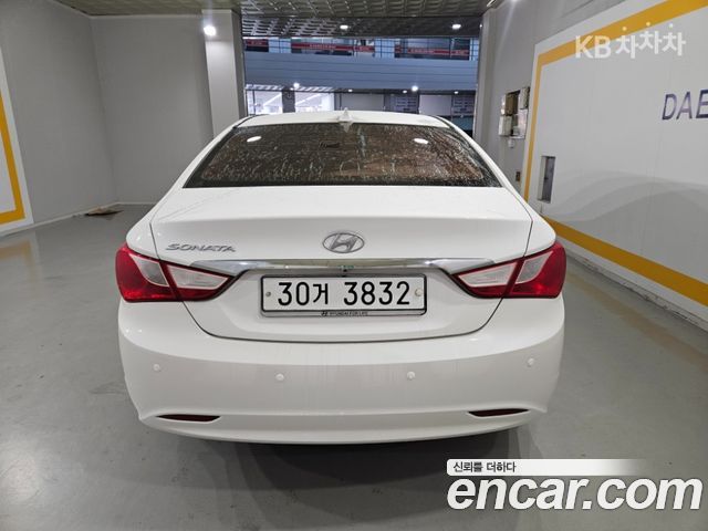 Hyundai Sonata 2010 — photo 4