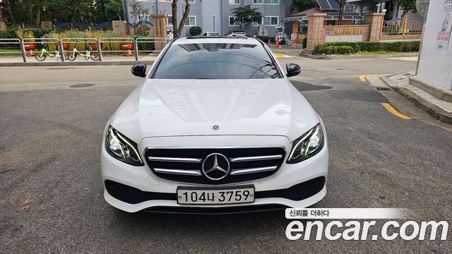 Mercedes-Benz E-Class 2020 — photo 2