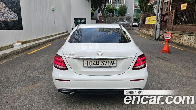 Mercedes-Benz E-Class 2020 — photo 7