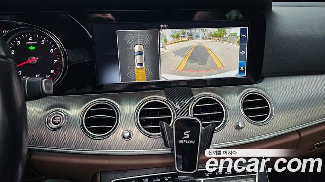 Mercedes-Benz E-Class 2020 — photo 15