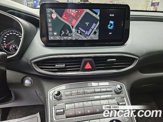 Hyundai Santafe 2023 — photo 9