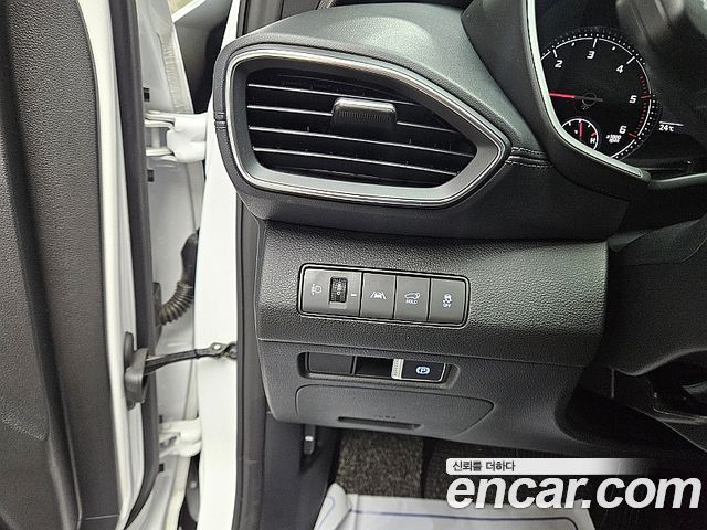 Hyundai Santafe 2023 — photo 14