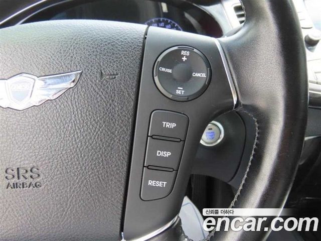 Hyundai Genesis 2013 — photo 11