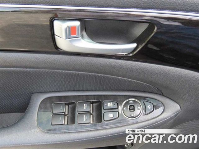 Hyundai Genesis 2013 — photo 12